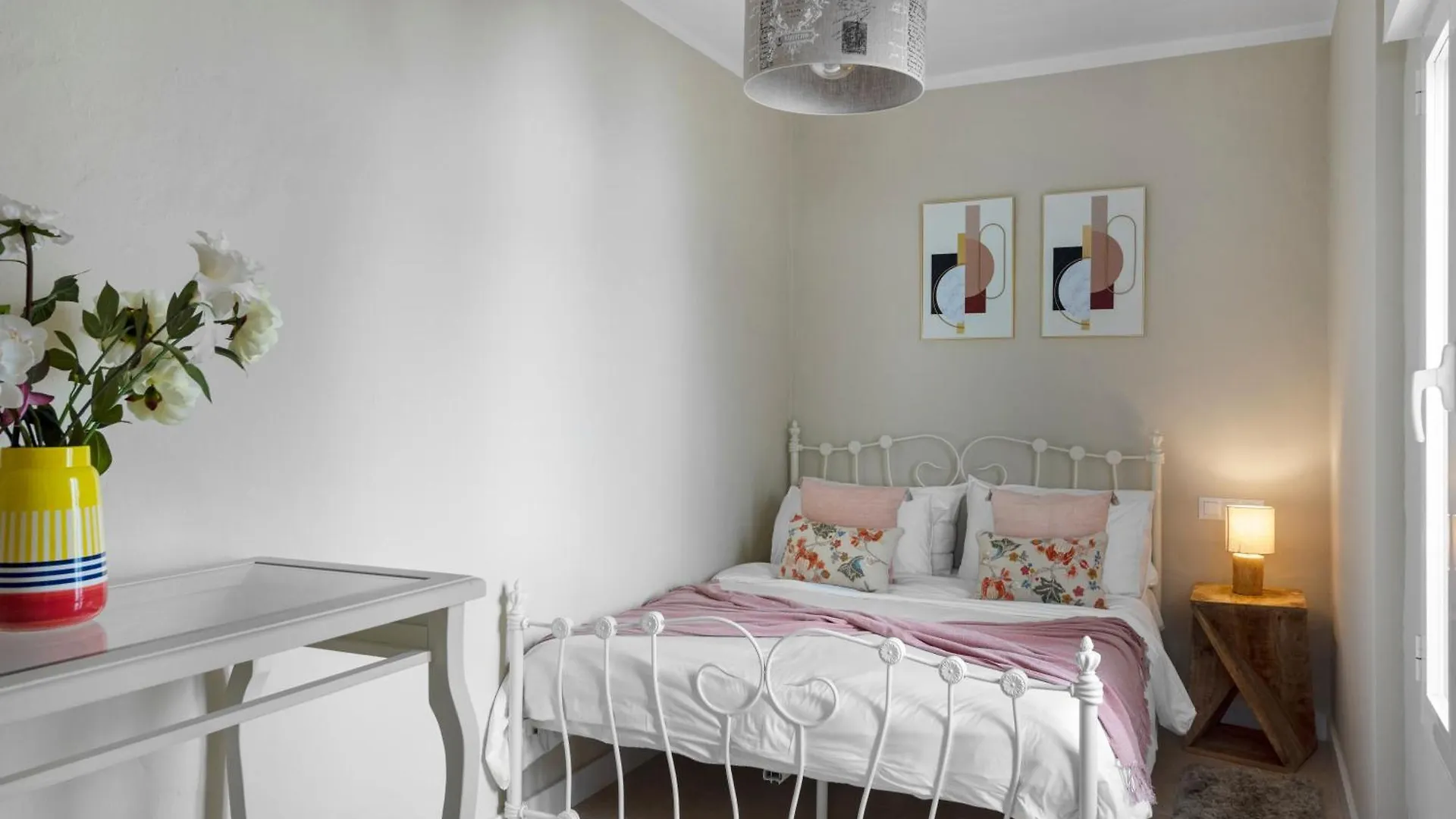 2 Bedroom Apartment In The Heart Of Puerto Banus Marbella